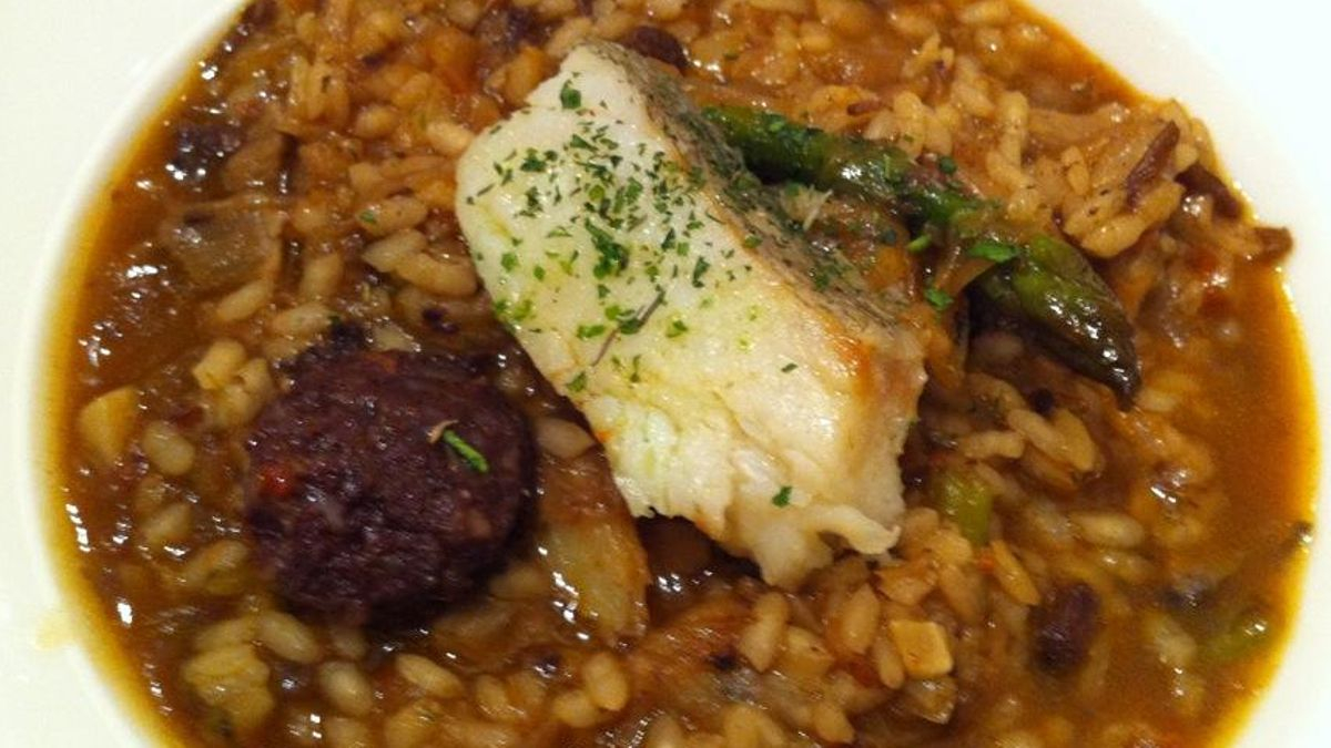 'Arròs del paraigüer': la sorprendente receta del corazón de Girona que combina bacalao con butifarra negra