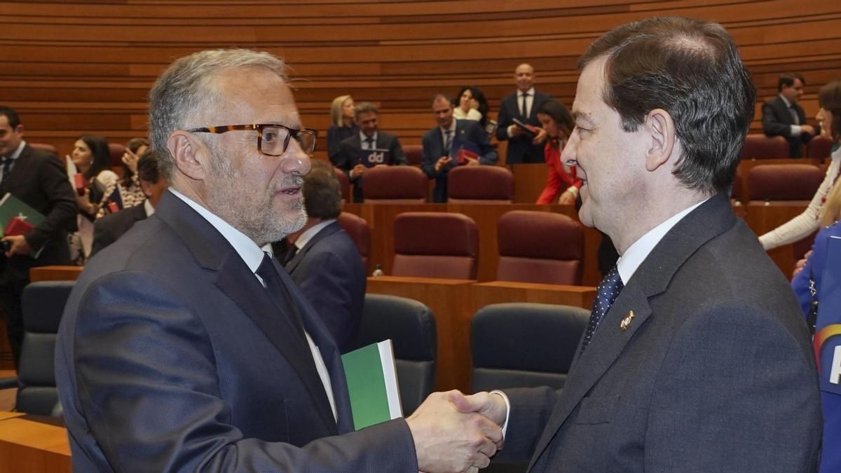 UGT afea el "machismo" de Vox por nombrar solo tres mujeres para 18 altos cargos en la Junta de Castilla y León