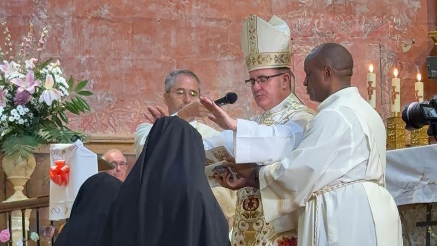Obispo de la Diócesis, Santos Montoya