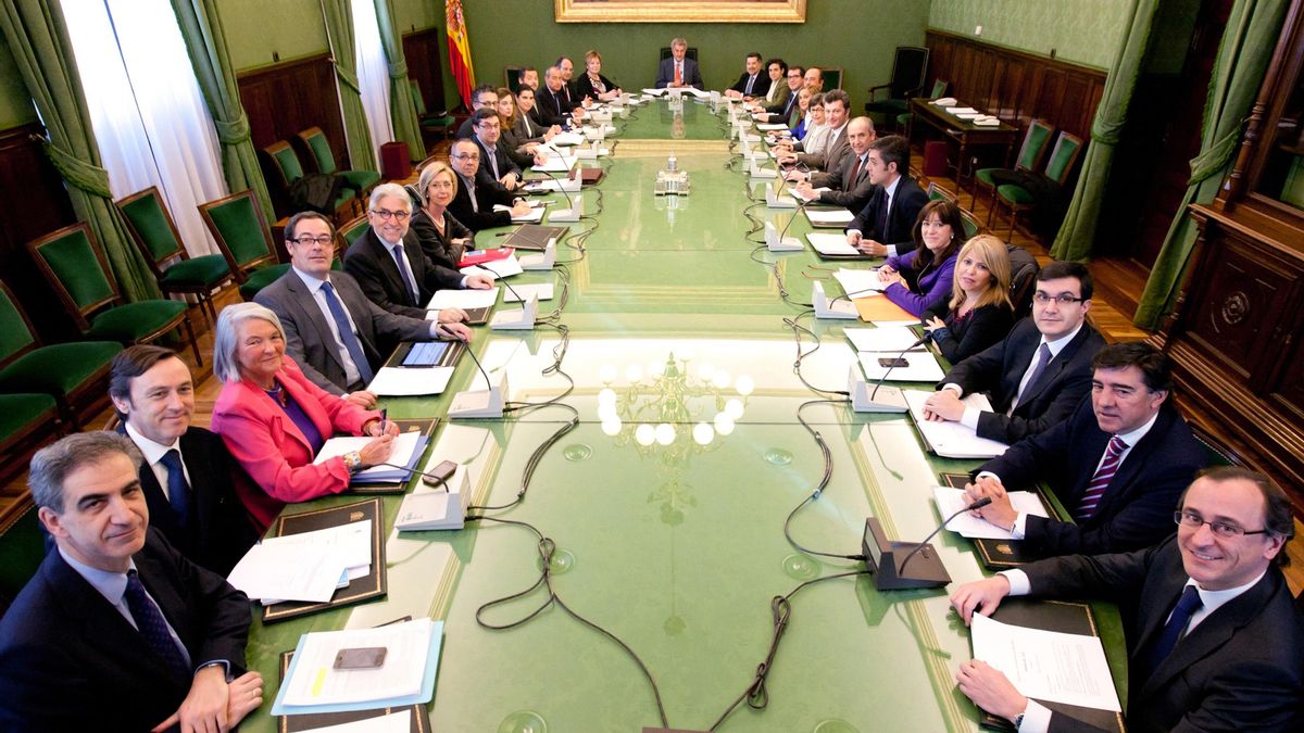 El Congreso cumplirá en mayo, 30 años después, la previsión legal de debatir en Pleno cómo ha gastado su Presupuesto