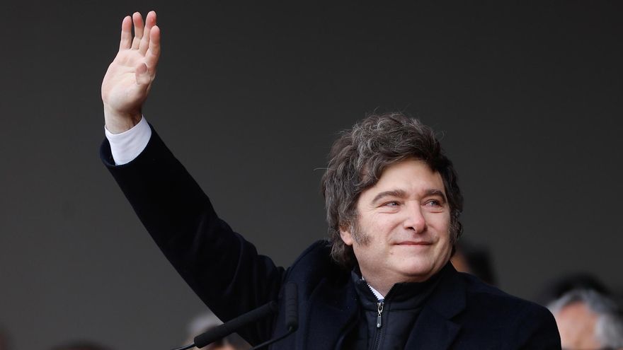 Milei se rodea de sus candidatos bonaerenses y habilita el regreso de Santiago Caputo a la campaña