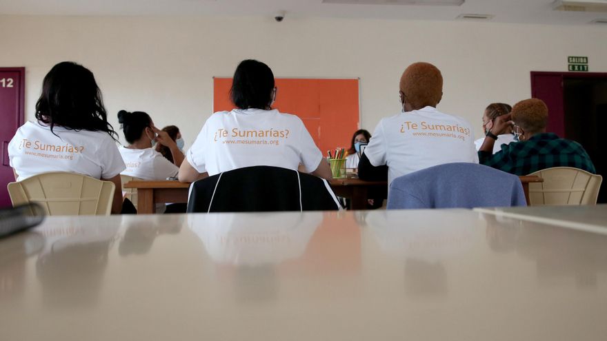 Alumnas del proyecto 'Me Sumaría' en la prisión Las Palmas II. (ALEJANDRO RAMOS)