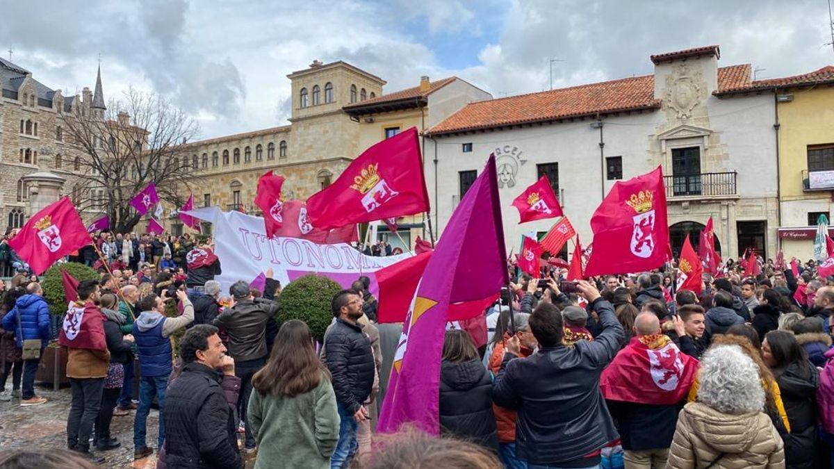 Manifestación multitudinaria del 16F por el futuro de León en 2020
