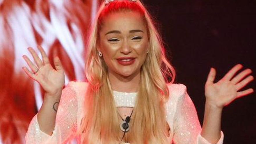 'Secret Story' expulsó a Emmy, que incumplió las normas con su secreto, y sorprendió con una nominada