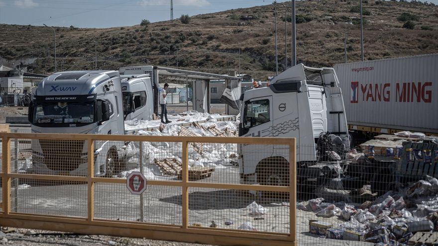 Solidaridad frente al odio: los israelíes que se enfrentan a colonos que bloquean camiones humanitarios para Gaza