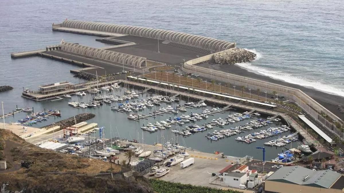 Imagen de archivo del puerto deportivo de Tazacorte.