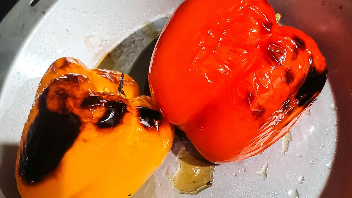 El truco definitivo para hacer pimientos rojos asados al horno y conservar su delicioso sabor