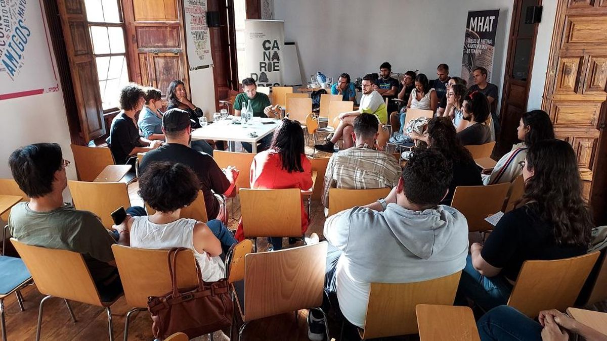 Diálogo en la primera edición de Canariedades.