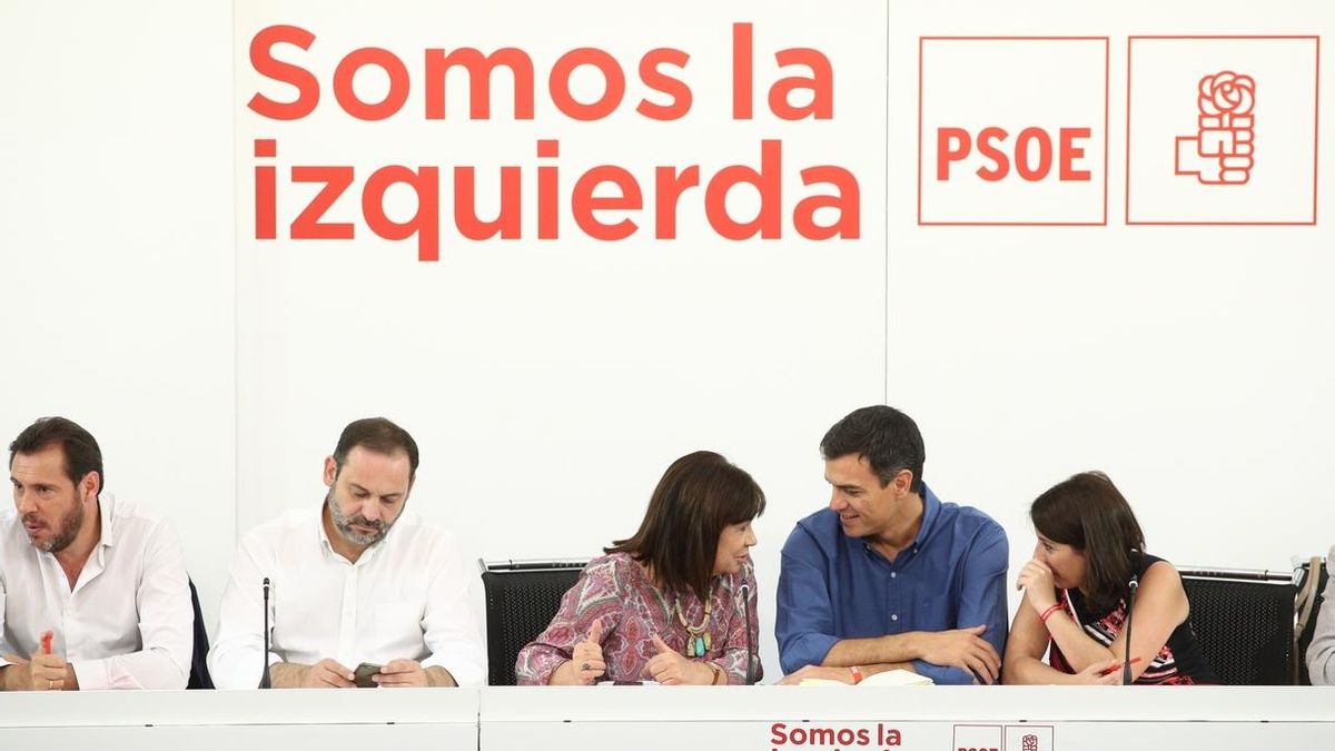 Pedro Sánchez, a la espera de que Rajoy le convoque en Moncloa para hablar de cuestiones de Estado