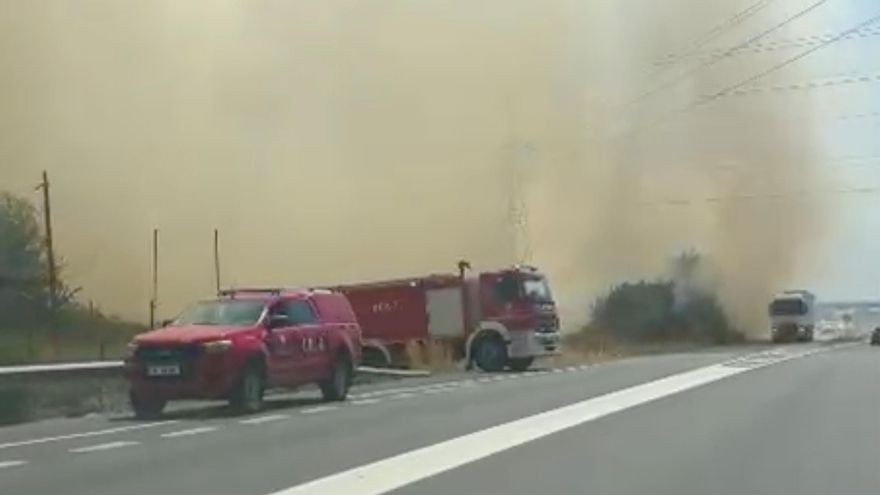 Un incendio obliga a suspender la circulación de trenes de alta velocidad entre Andalucía y Madrid y a cortar el tráfico en la antigua N-IV