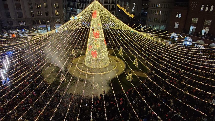 Las imágenes de cómo brilla la Navidad en el centro de León