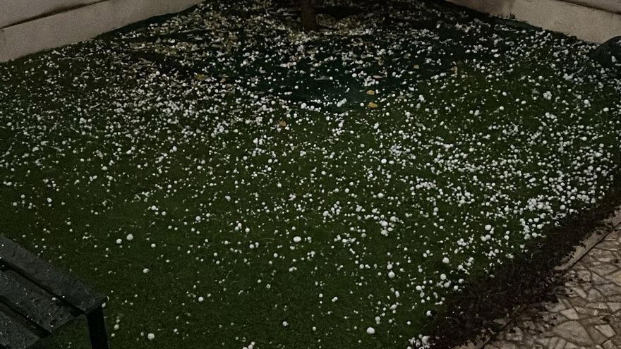 La lluvia deja 20 litros por metro cuadrado en Daimiel en apenas seis horas y una "descarga de granizo"