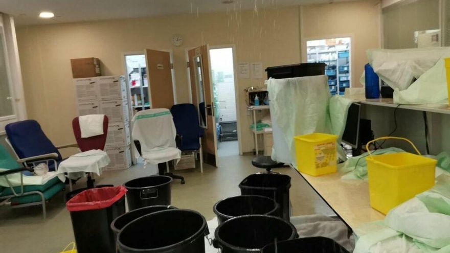 "Cataratas" desde el tejado del Hospital Virgen de la Salud de Toledo por la acumulación de nieve