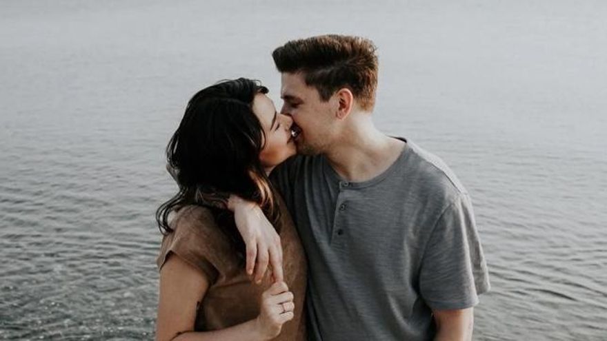 Los 10 grandes beneficios de los besos en la salud física y emocional