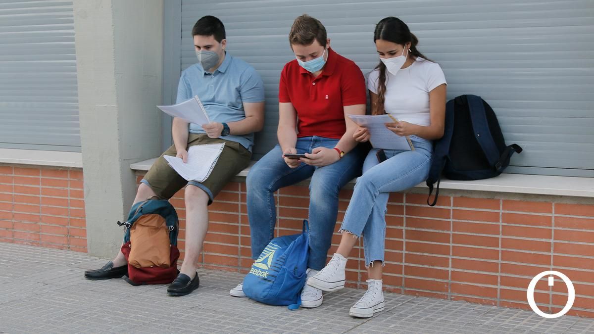 Cerca de 1.000 alumnos cordobeses se presenta a la Pevau de julio en busca del aprobado o para subir nota