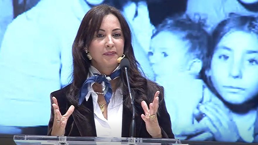 Polémica en la jornada del Día de la Mujer en el Parlamento canario: "Nos encanta cuidar porque es genético"