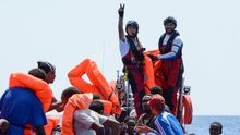 España acogerá a 60 migrantes del Aquarius que desembarcará en Malta