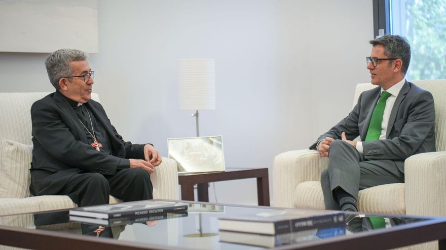 Los obispos ven "sangrante" el plan para indemnizar a las víctimas de abusos aunque tendrán que "tragarse ese sapo"