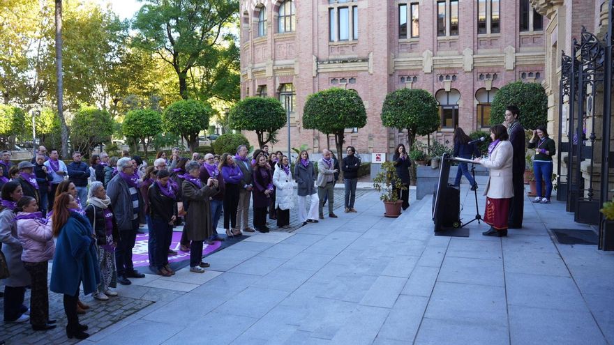 Concentración en el Rectorado contra la violencia de género.