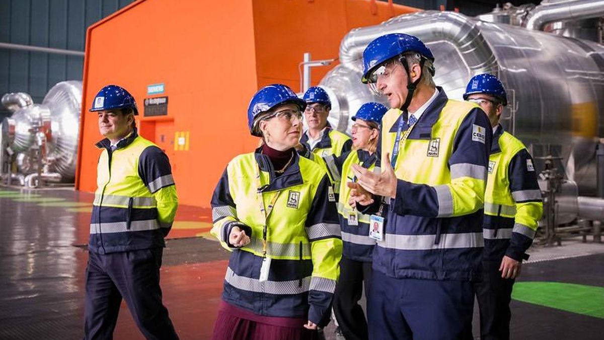 El PP cede otra vez ante Vox en Extremadura: Guardiola perdonará 45 millones a la central nuclear de Almaraz