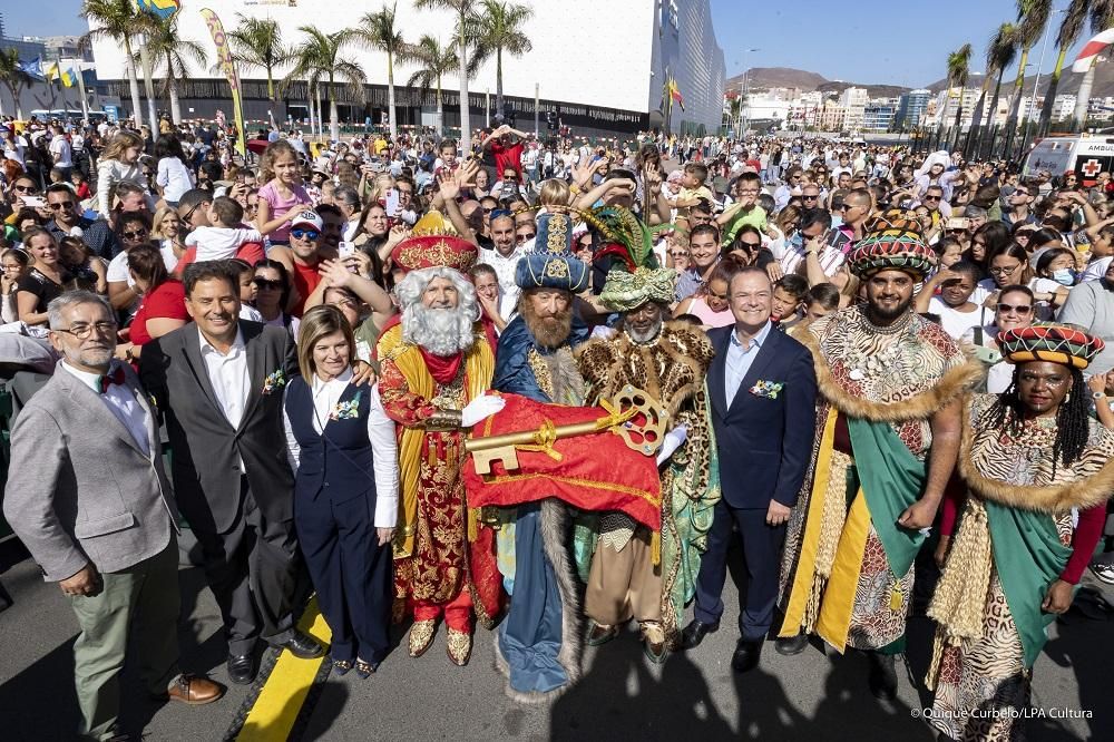 Los Reyes Magos visitan Canarias