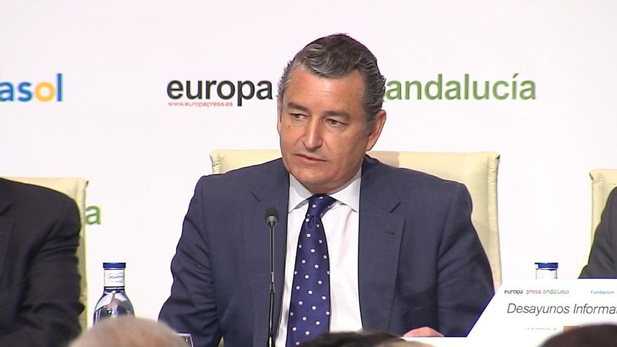 La investigación por las mordidas en test Covid siembra dudas sobre el papel del viceconsejero de Presidencia andaluz