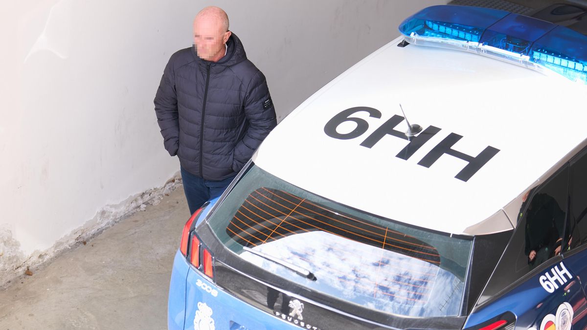 El jefe del Servicio de Carreteras de la Consejería de Obras Públicas, M. A. D.