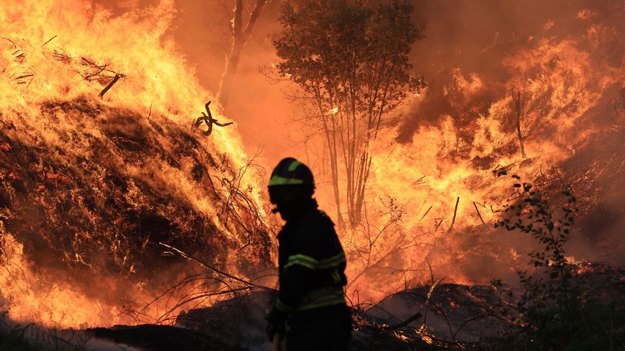 Portugal combate 17 incendios graves y se reactivan los focos cerca de la frontera con España