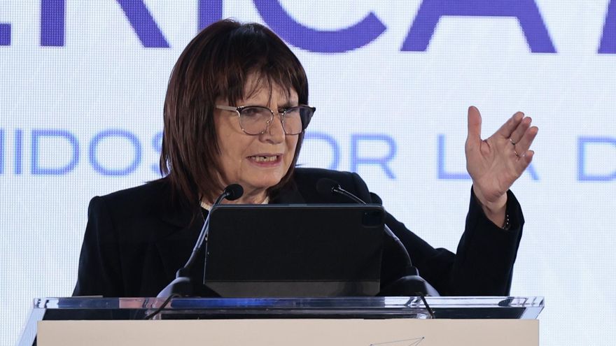 Patricia Bullrich, exrival de Milei y actual ministra, se afilia al partido gobernante