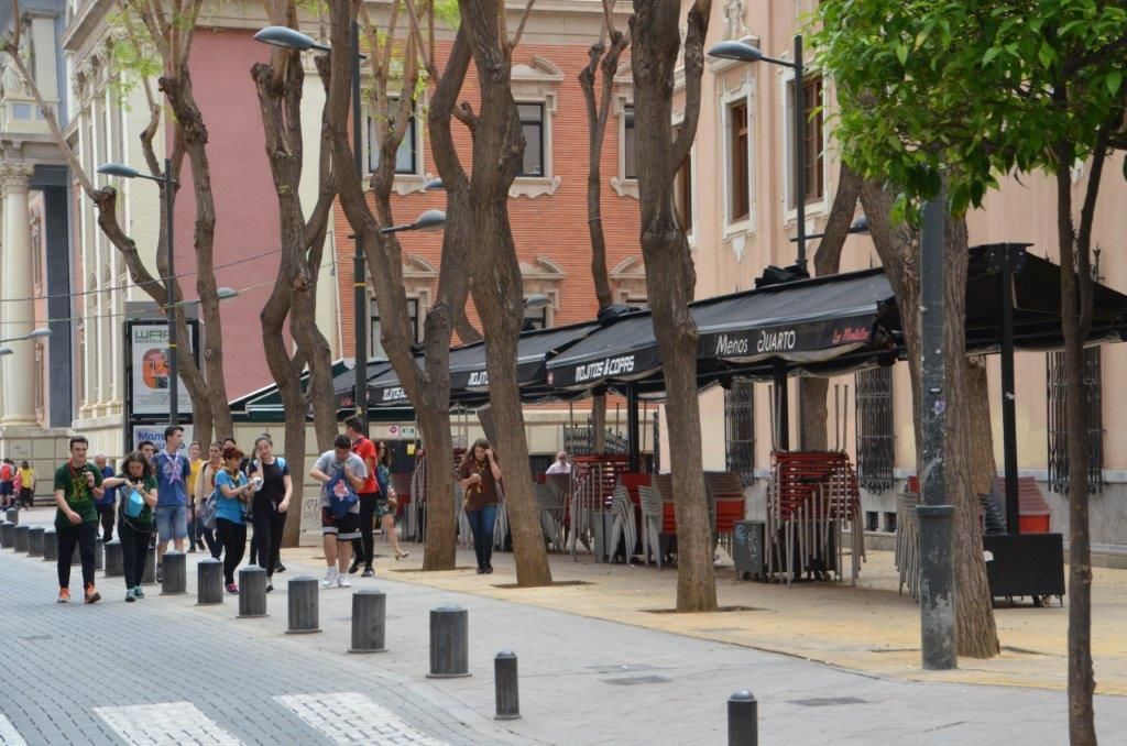 La plaza de La Merced con los locales cerrados en apoyo a la huelga