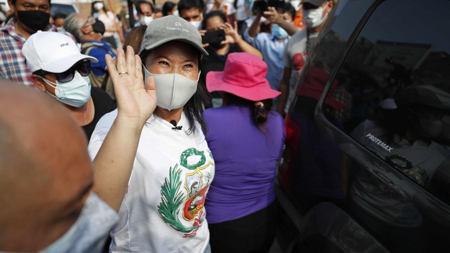 Keiko Fujimori se atora en los sondeos mientras agita fantasmas del comunismo