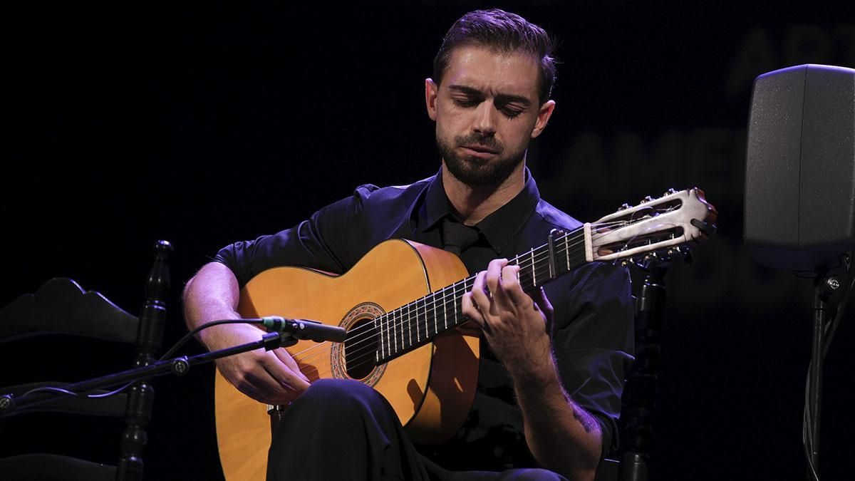 El guitarrista ganador del Concurso Nacional de Arte Flamenco denuncia que aún no ha cobrado La Noche Blanca