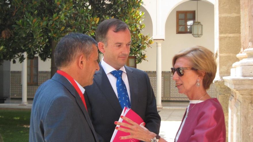 Rosa Díez urge a Bruselas a cancelar la gestión del fondo de pensiones si hay "alguna irregularidad"