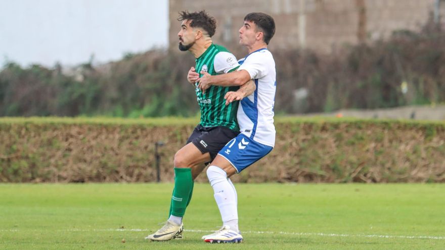 El Tenerife B sufre para imponerse al colista Atlético Paso