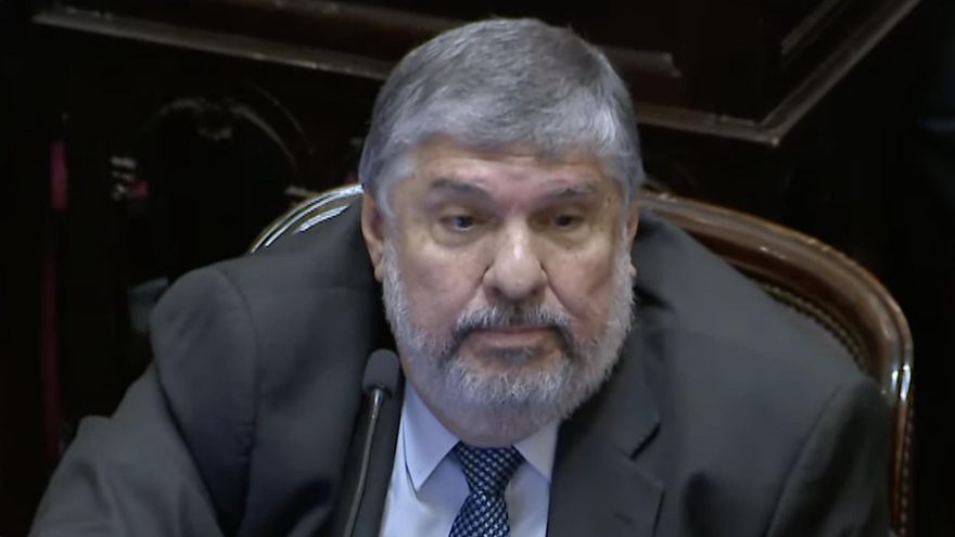 Los senadores del peronismo buscan vaciarle la Asamblea Legislativa a Milei