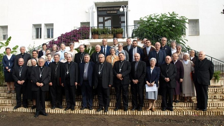 La sombra de obispos manifestándose contra el aborto planea sobre las elecciones andaluzas