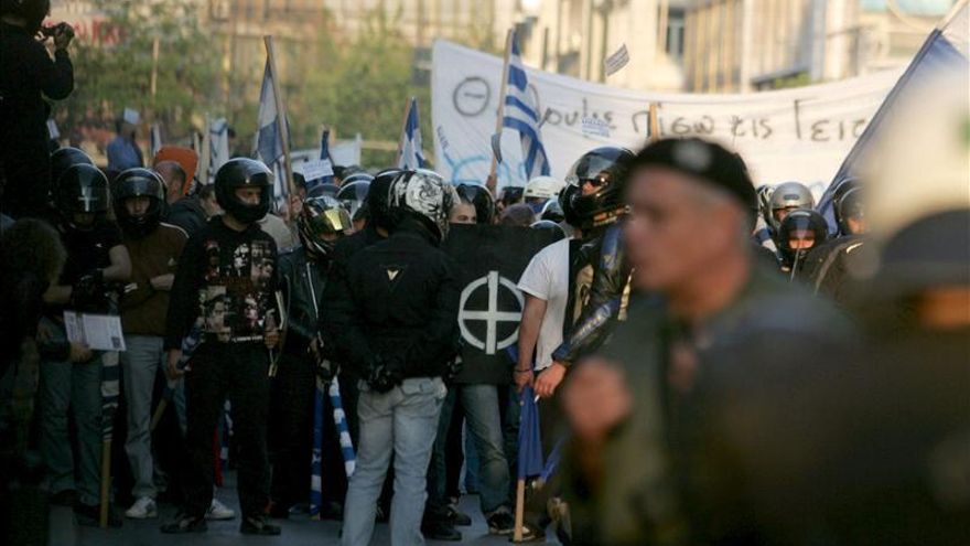 Los médicos se movilizan contra una campaña neonazi de donación de "sangre a griegos"