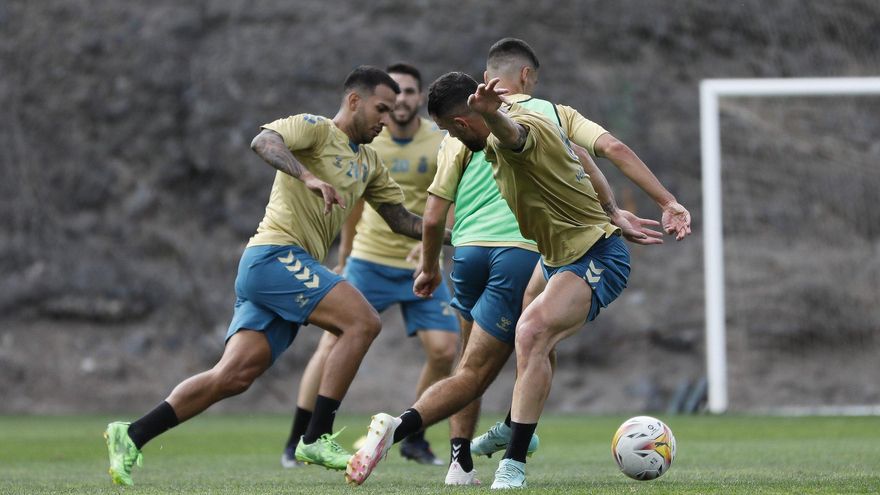 Jonathan Viera se entrena con el grupo y apunta a reaparecer ante el Zaragoza