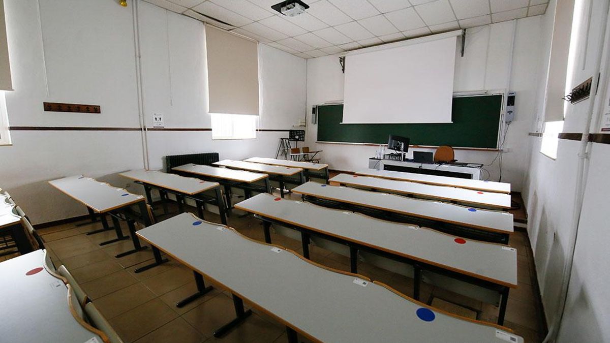 Aulas vacías en la Facultad de Filosofía y Letras