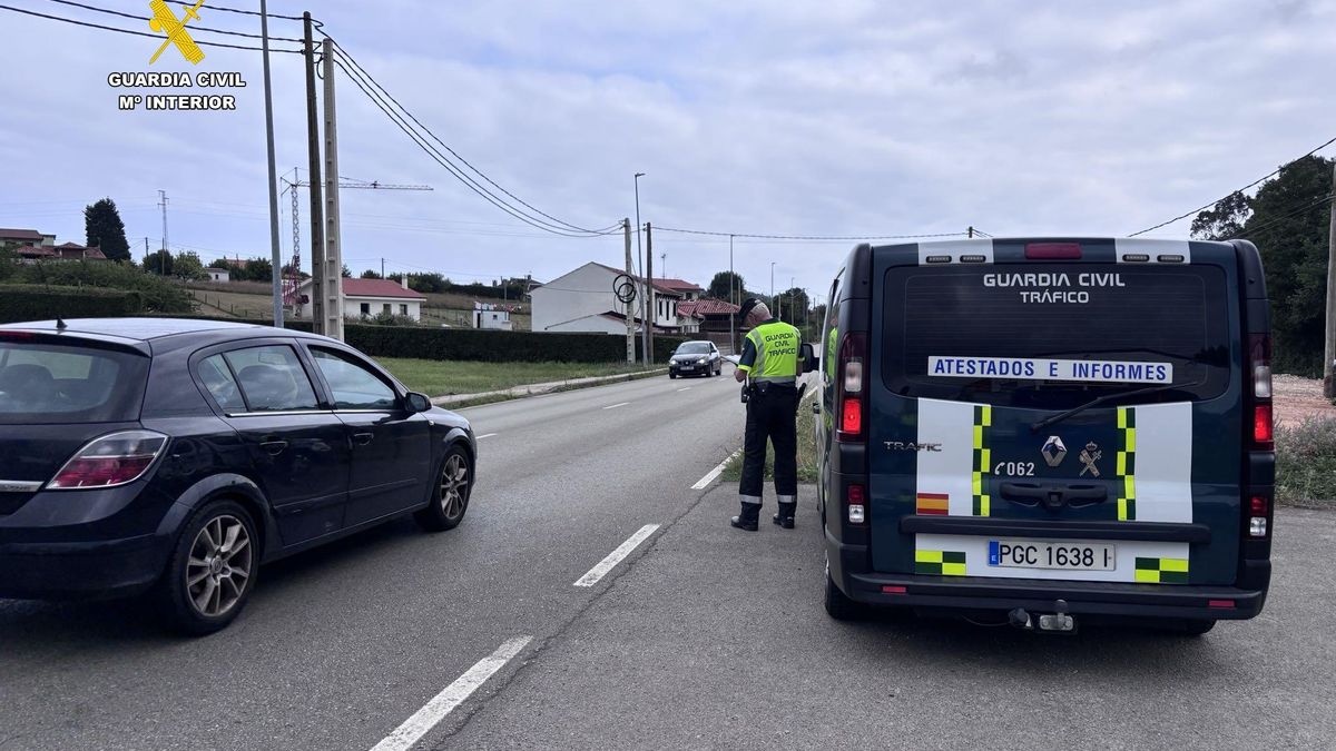 Dos menores, de 11 y 16 años, investigados por la Guardia Civil de Asturias al conducir con adultos de copilotos