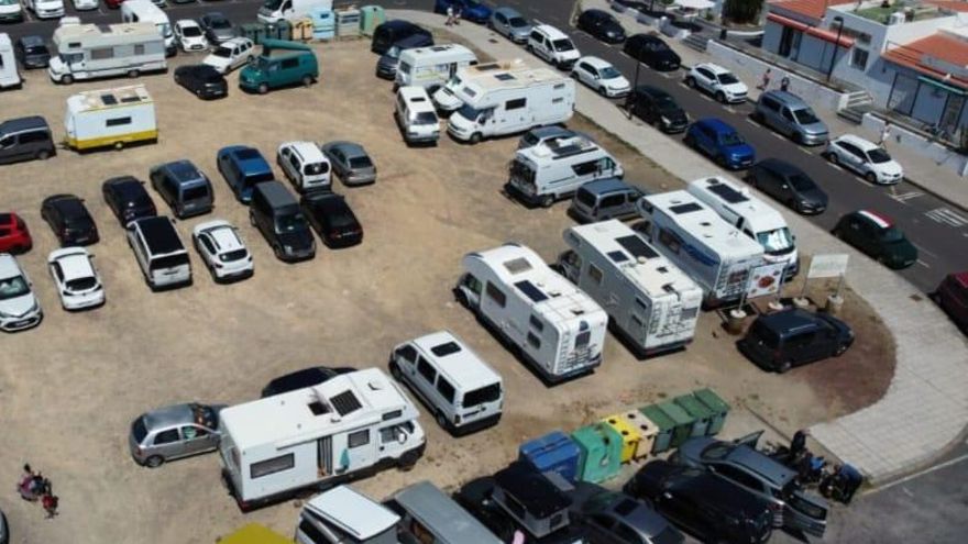 Arico también se harta de las autocaravanas y pide al Cabildo de Tenerife medidas ante su aumento "exponencial"