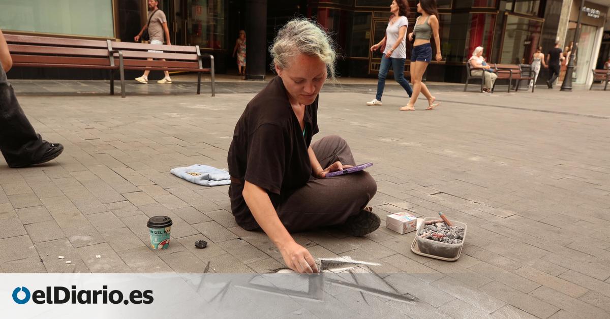 Bianca Milacic, Chalk Pavement Artist from Las Palmas, Travels to Gaza to Confront Harsh Realities