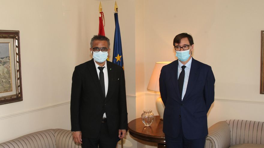 Tedros Adhanon, máximo responsable de la OMS, junto al ministro de Sanidad, Salvador Illa