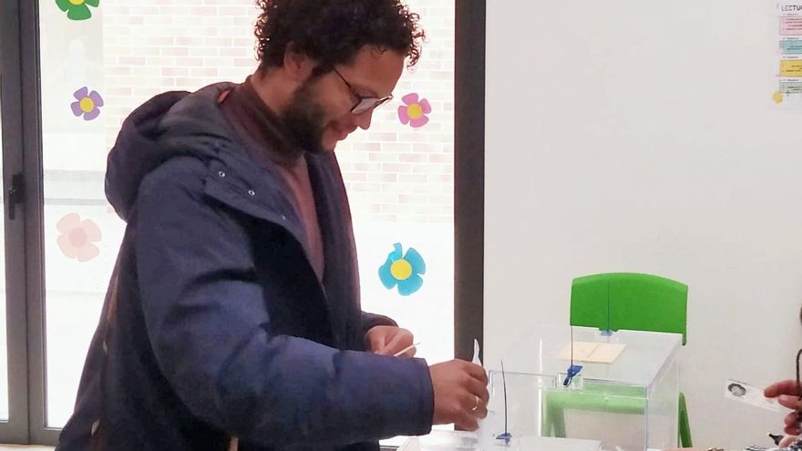El candidato a la Alcaldía de Santander por la coalición IU-Podemos, Keruin Martínez