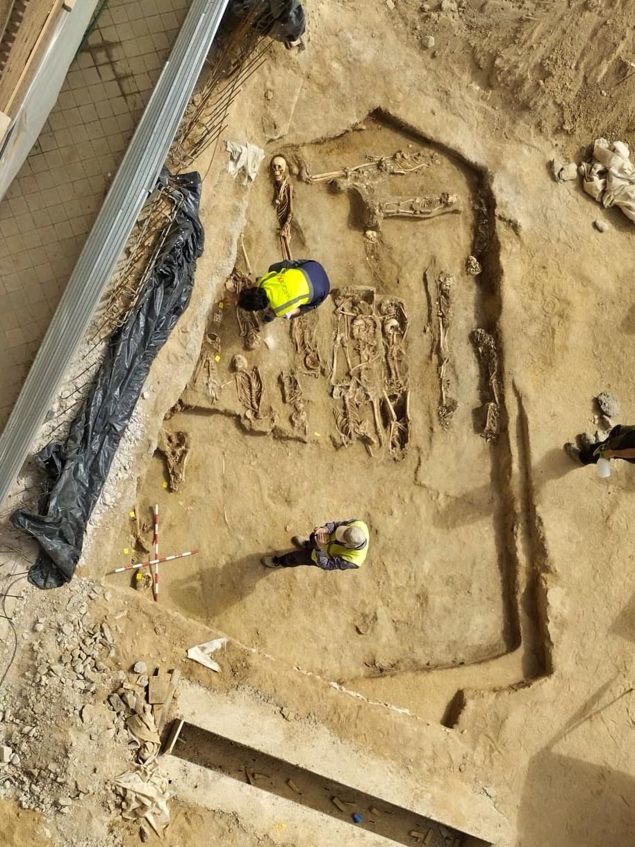 Vista del solar de Arapiles en el que han aparecido los esqueletos