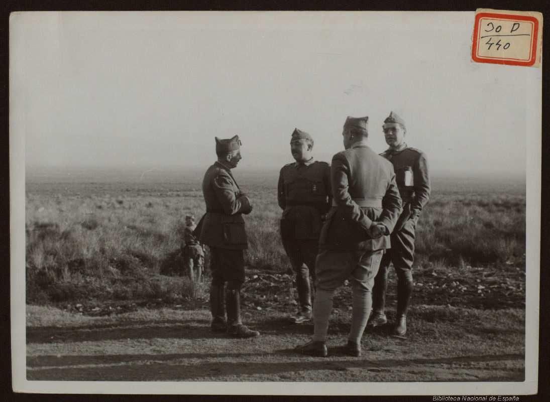 De izquierda a derecha, Dávila, Franco, coronel Barroso y coronel Franco Salgado. 18 de agosto de 1937. Reinosa.