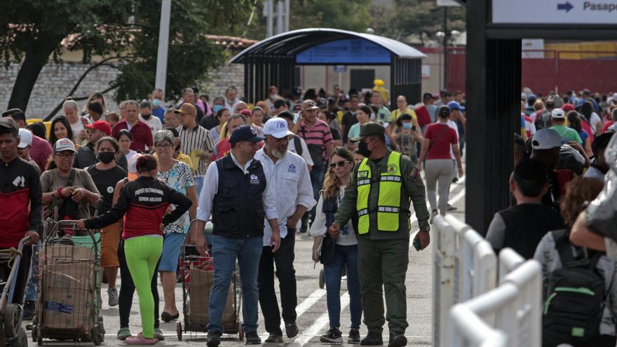 El defensor del Pueblo de Colombia aboga por derechos de niños en la frontera