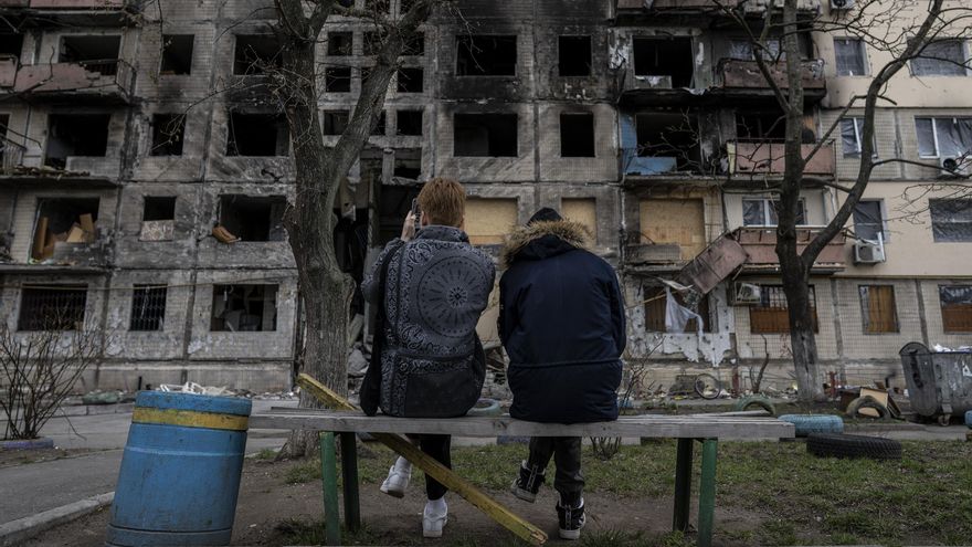 Edificios de viviendas en Kiev golpeados por los bombardeos