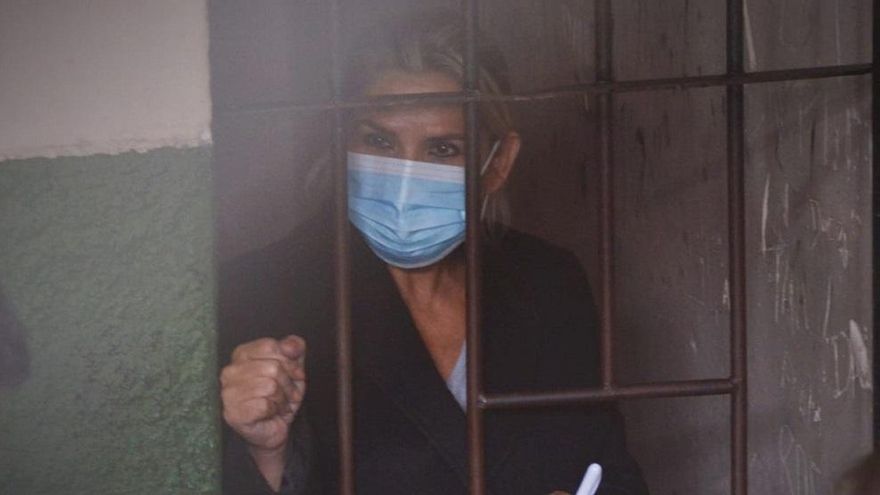 Fiscalía boliviana acusó formalmente a Áñez por "genocidio" en las masacres de Sacaba y Senkata