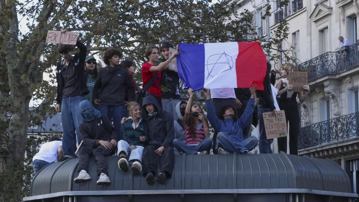 Manifestación por la mejora de la enseñanza en Francia este jueves en la plaza de la Bastilla de París (Francia).
